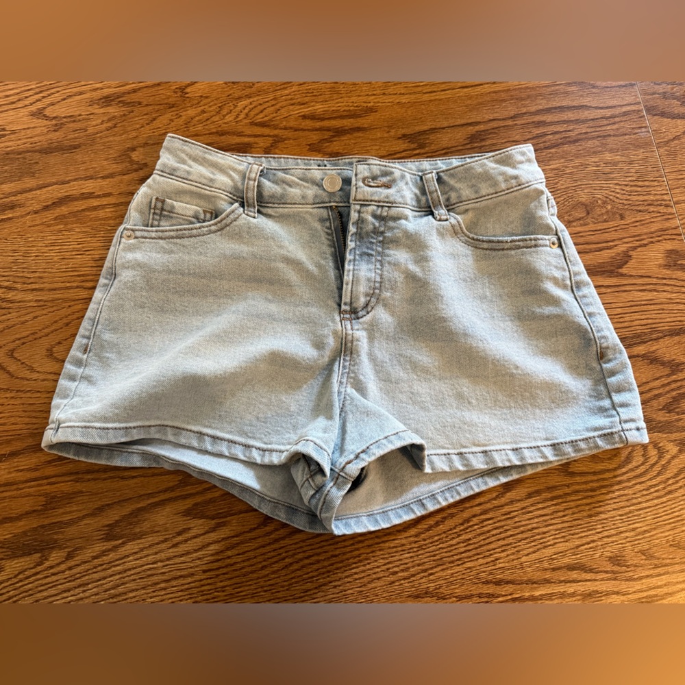 Woman’s No Boundaries Light Blue High-Rise Denim Shorts